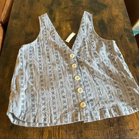 Jacquard Stripe V-Neck Button Back Sleeveless Top - Picture 7 of 10